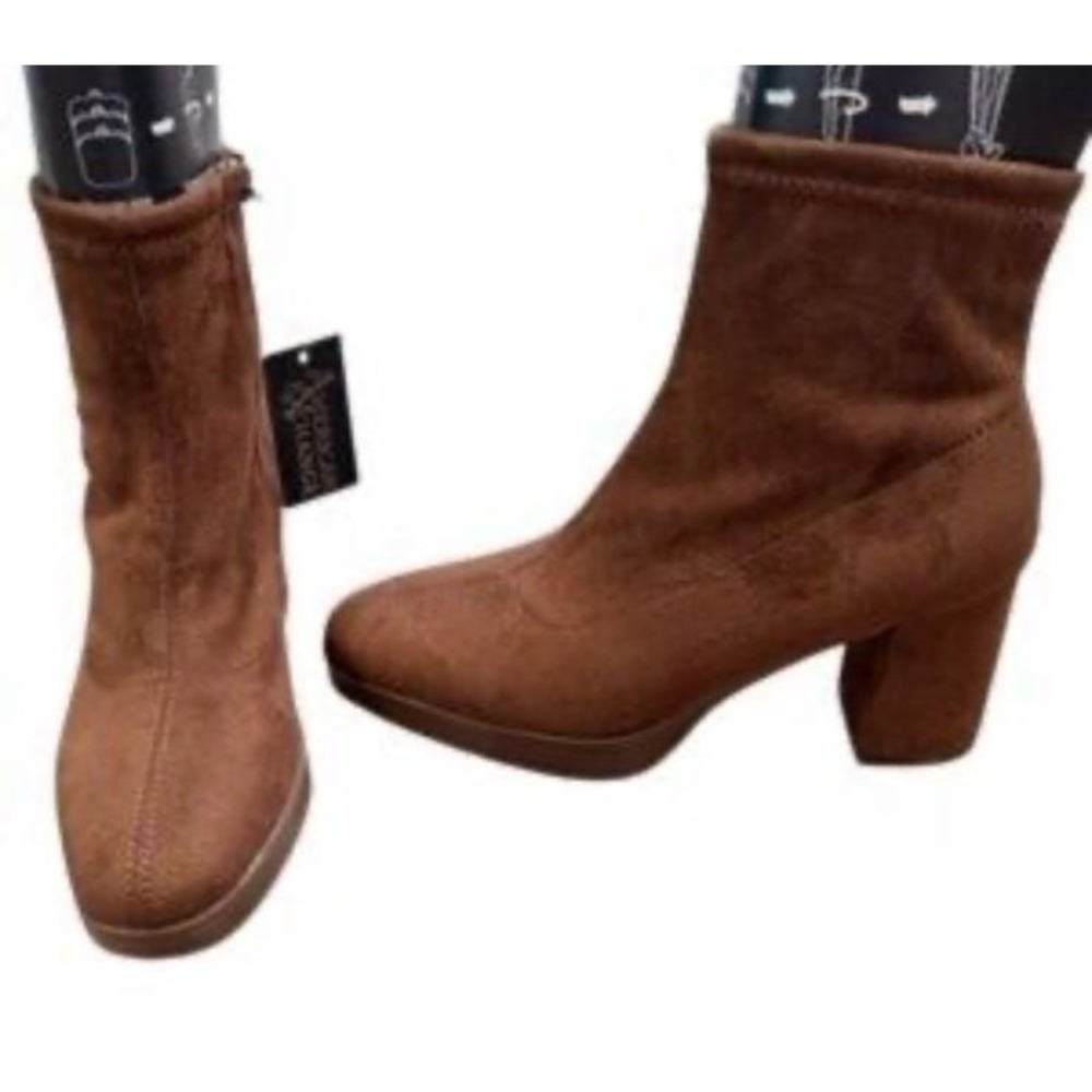 American Exchange Flory Woman Brown Faux Suede Booties NWT Size 10
